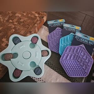 Interactive Dog Puzzle Treat Spinner with Silicone Licking Mats - Mint & Purple